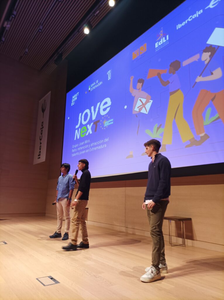 jovenext-equipo-exposicion-edli